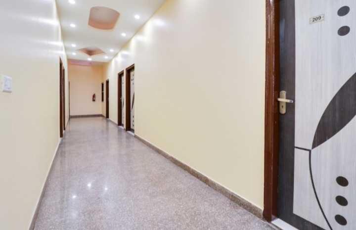 Hotel O Jas Inn Near Star Mall Gurgaon Exterior photo